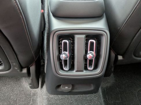 Certified 2023 Volvo C40 Recharge Core image 27