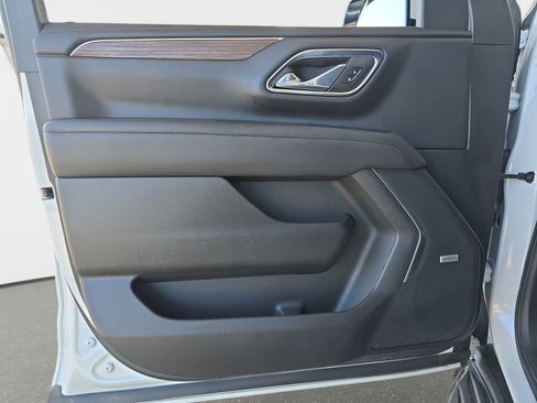 Used 2023 Chevrolet Suburban High Country AWD/4WD image 30