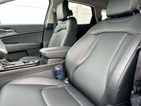 Used 2025 Kia Sportage EX image 30