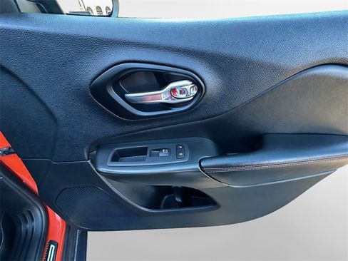 Certified 2021 Jeep Cherokee Trailhawk w/ Sun, Sound & Nav Group image 28