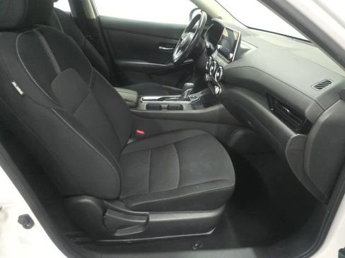 Used 2022 Nissan Sentra SV image 3