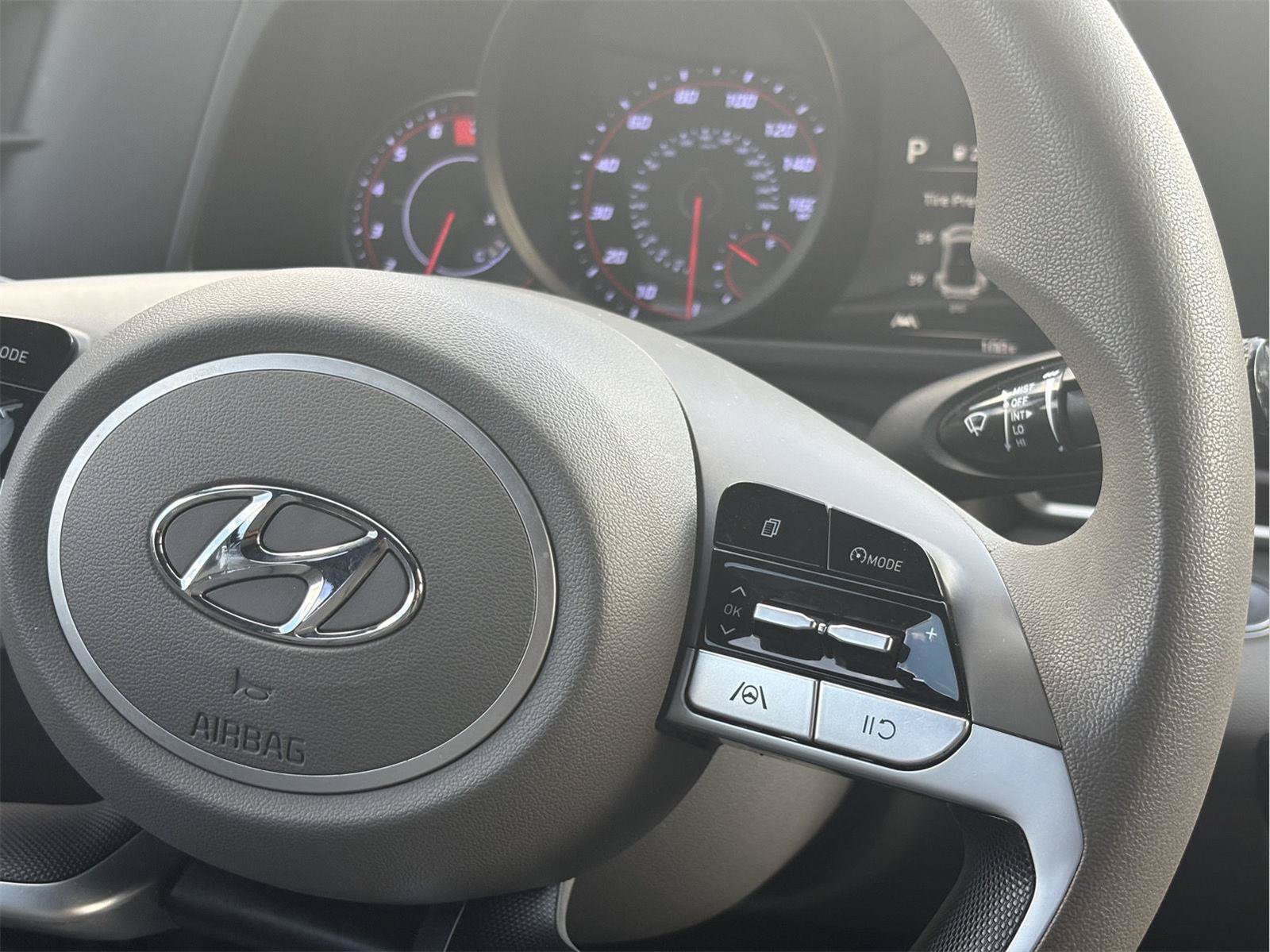 Used 2021 Hyundai Elantra SEL FWD image 13