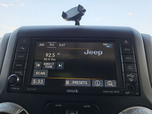Used 2014 Jeep Wrangler Unlimited Sahara w/ Dual Top Group AWD/4WD image 23