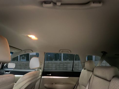 Used 2012 Subaru Outback 2.5i Premium image 10