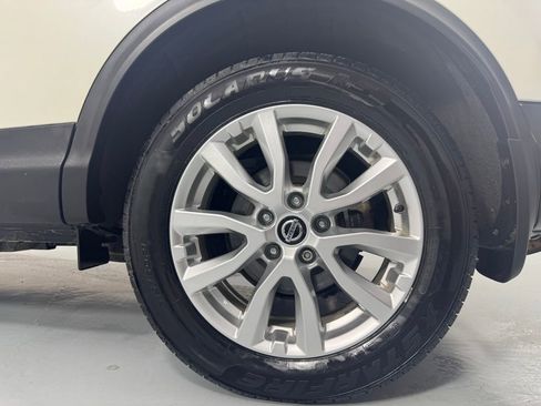 Used 2021 Nissan Rogue Sport SV AWD/4WD image 11