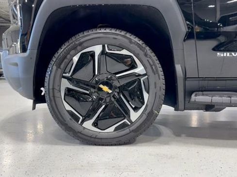 New 2026 Chevrolet Silverado EV LT image 23