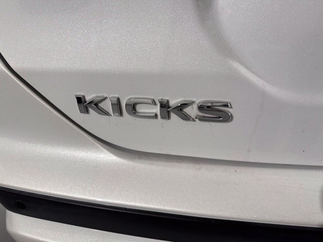 Used 2023 Nissan Kicks SV w/ Interior Electronics Package FWD image 10