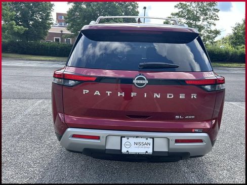 Used 2023 Nissan Pathfinder SL AWD/4WD image 6