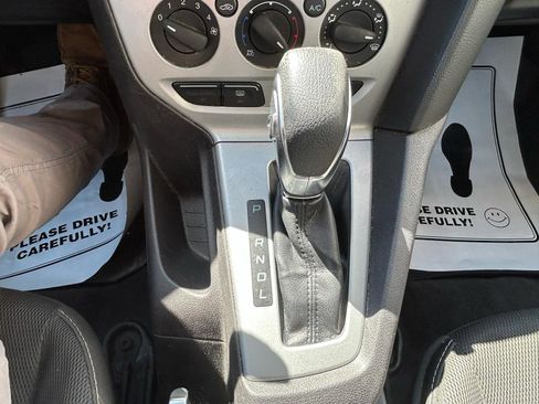 Used 2014 Ford Focus SE FWD image 25
