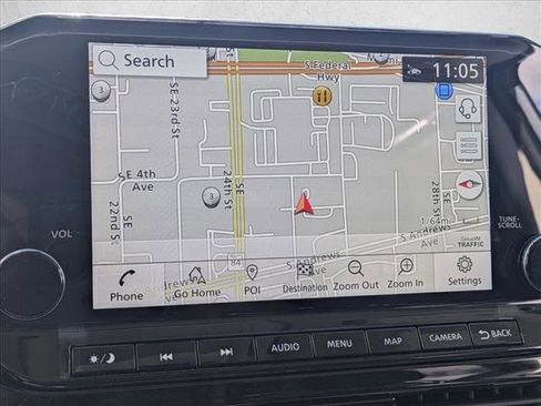 Used 2025 Nissan Pathfinder SL FWD image 13