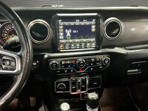 Used 2021 Jeep Wrangler Unlimited Sahara AWD/4WD image 9