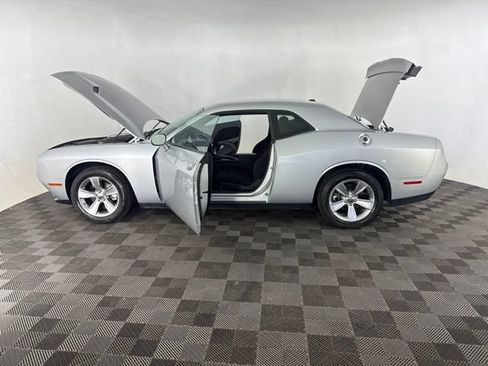 Used 2022 Dodge Challenger SXT RWD image 12