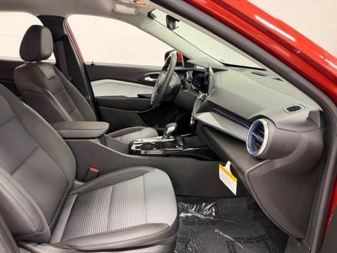 Certified 2024 Chevrolet Trax LT FWD image 29
