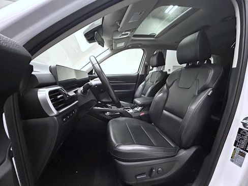 Used 2025 Kia Telluride S AWD/4WD image 10