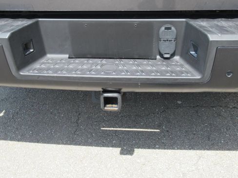 Used 2022 Nissan Titan PRO-4X w/ Pro-4x Convenience Package AWD/4WD image 10