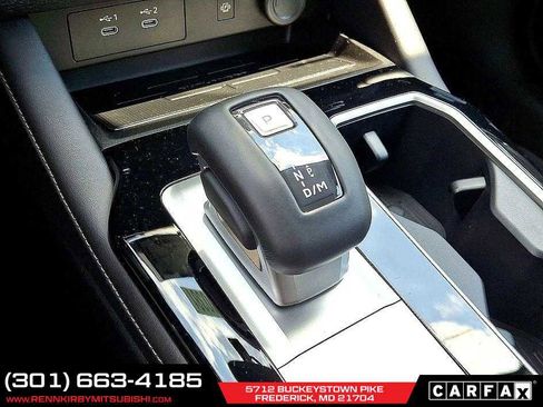 New 2025 Mitsubishi Outlander SE image 10