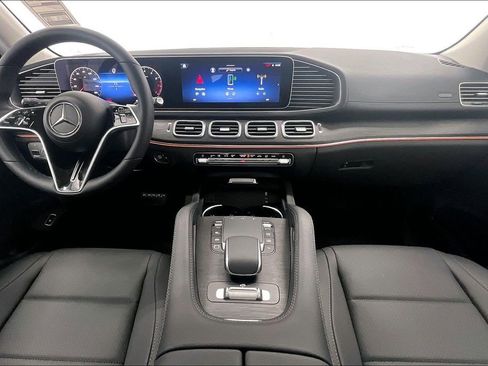 New 2026 Mercedes-Benz GLS 450 4MATIC image 5