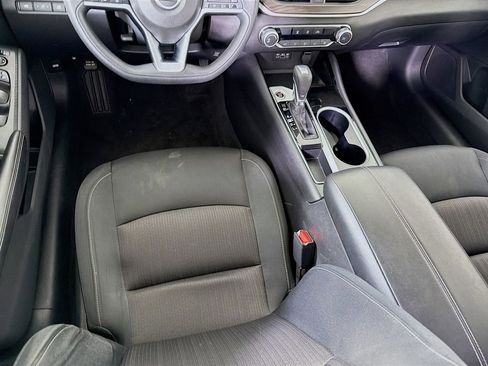 Used 2024 Nissan Altima 2.5 SV FWD image 24