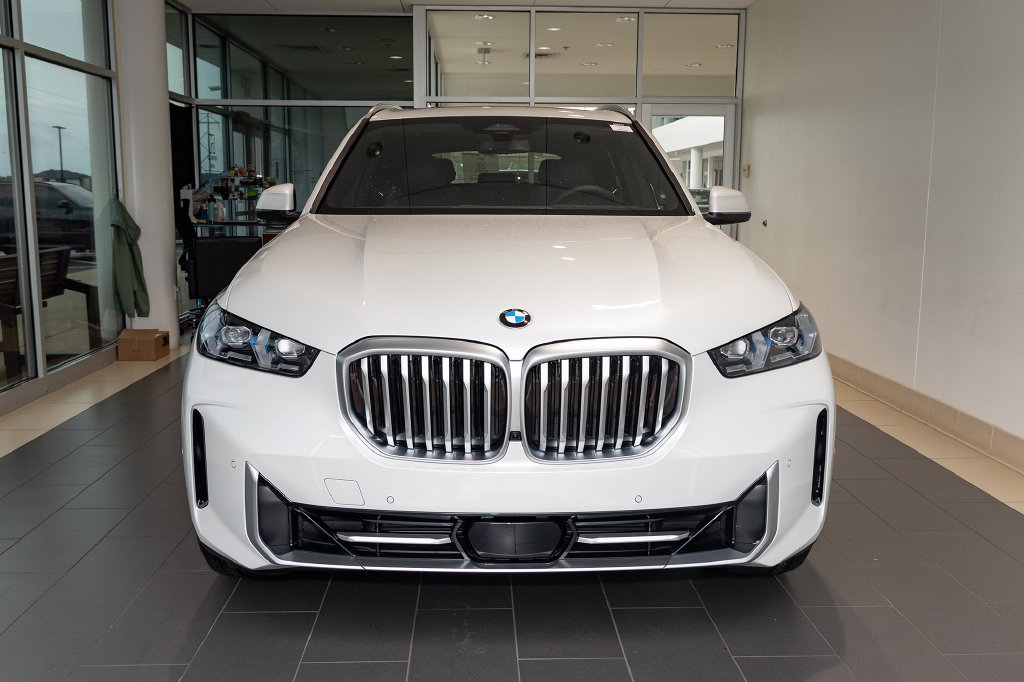 Used 2026 BMW X5 xDrive40i w/ Premium Package AWD/4WD image 11