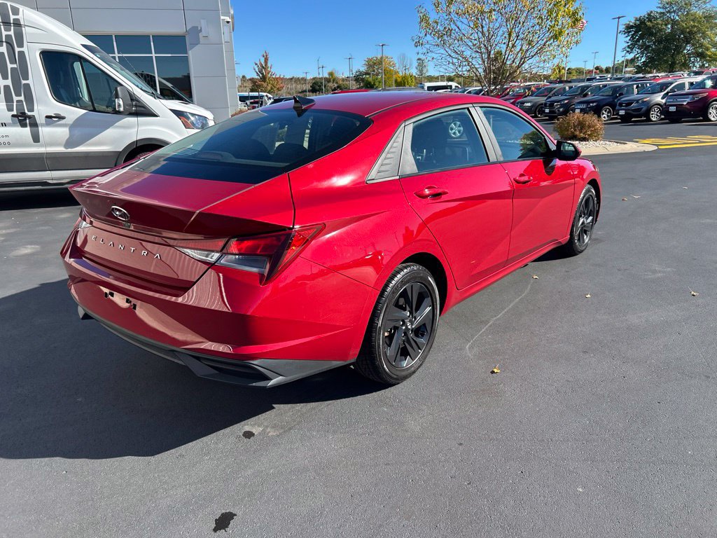 Used 2022 Hyundai Elantra SEL FWD image 6