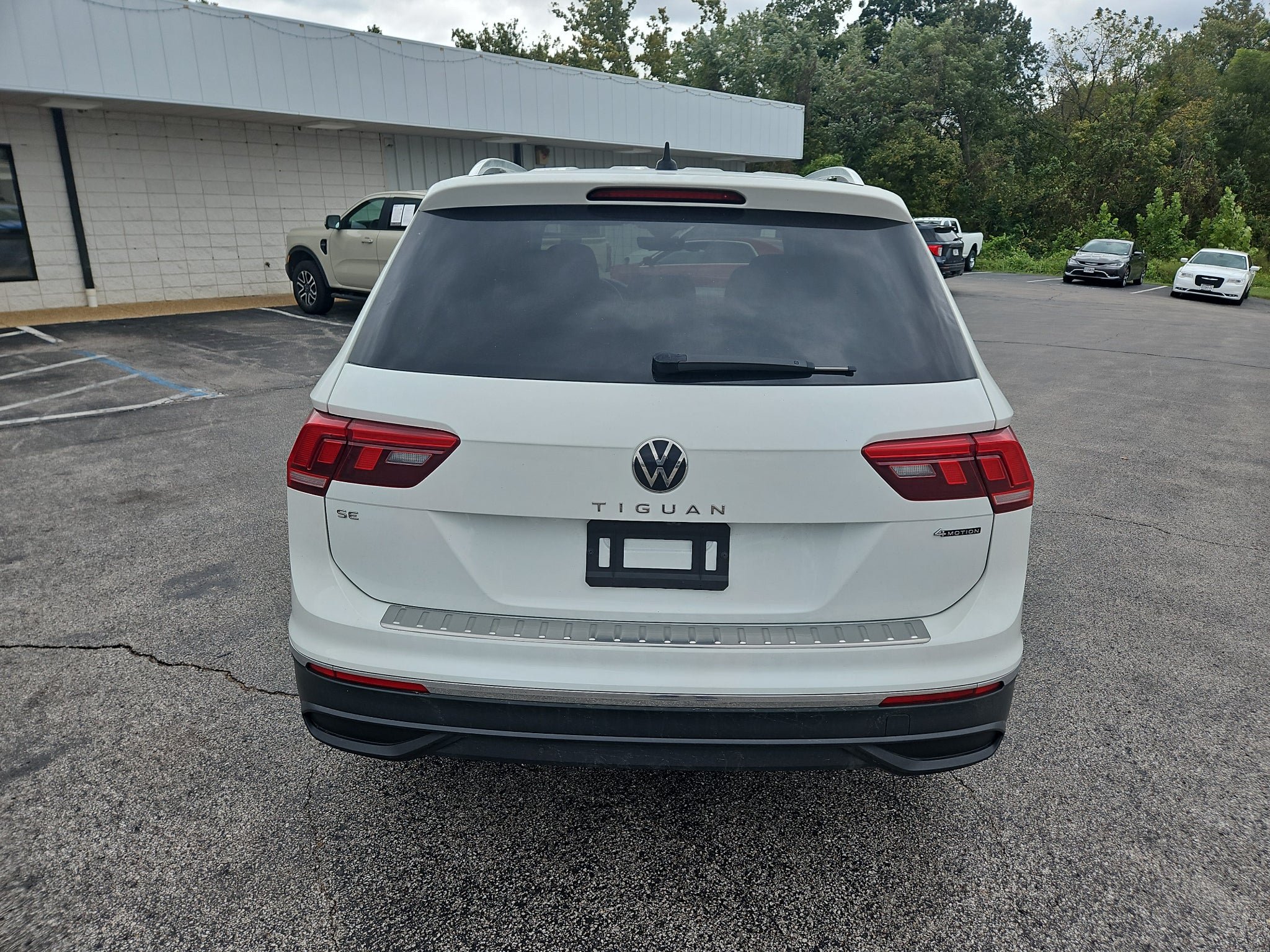 Used 2022 Volkswagen Tiguan SE AWD/4WD image 4