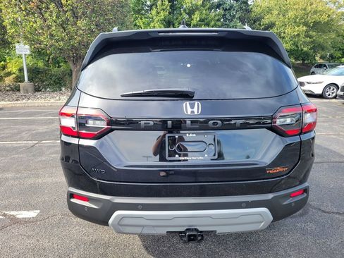 New 2025 Honda Pilot TrailSport image 7