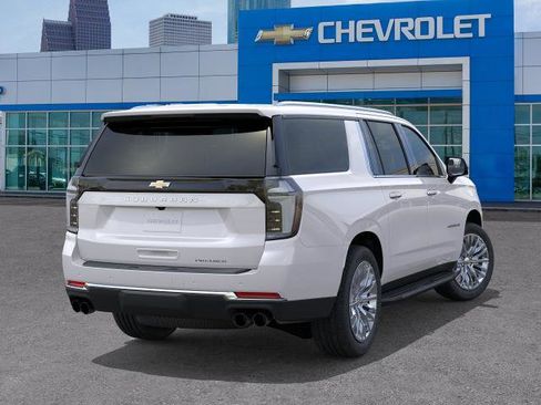 New 2025 Chevrolet Suburban Premier image 4