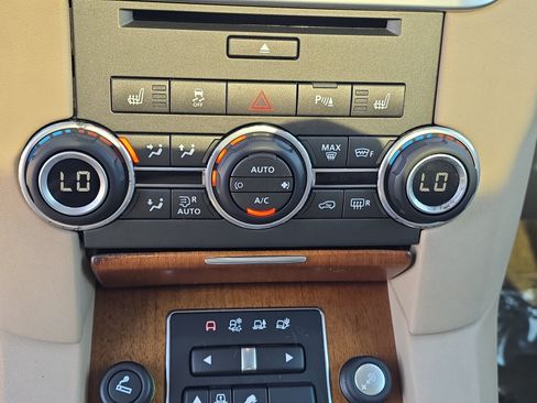 Used 2016 Land Rover LR4 HSE AWD/4WD image 21