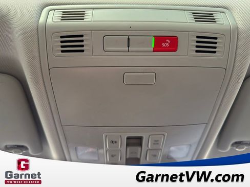 Used 2025 Volkswagen Jetta SE image 34