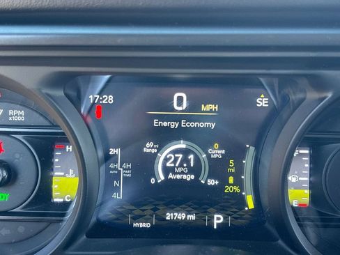 Used 2024 Jeep Wrangler Unlimited Sahara w/ Technology Group AWD/4WD image 19