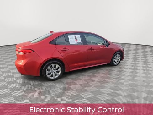 Used 2020 Toyota Corolla LE image 9
