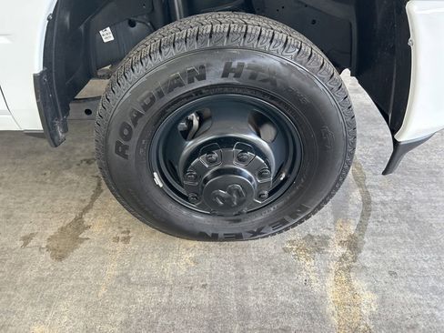 Used 2025 RAM 3500 Tradesman AWD/4WD image 23