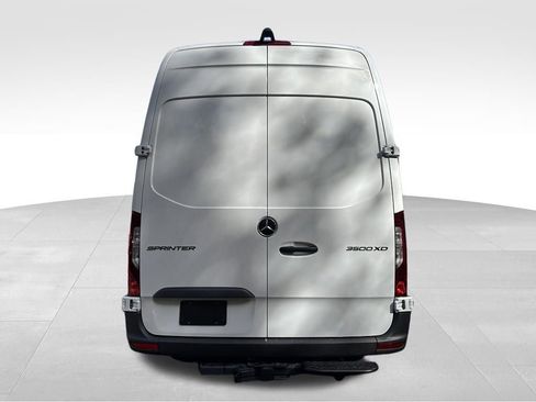 Used 2024 Mercedes-Benz Sprinter 3500 image 4