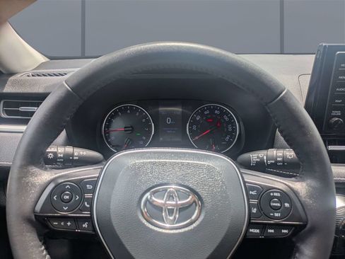 Used 2021 Toyota RAV4 XLE Premium FWD image 30