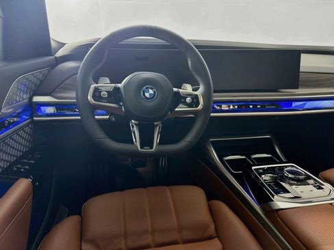 Used 2026 BMW 750e xDrive w/ Executive Package AWD/4WD image 25