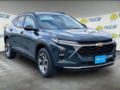 New 2026 Chevrolet Trax LT w/ LT Convenience Package FWD image 1