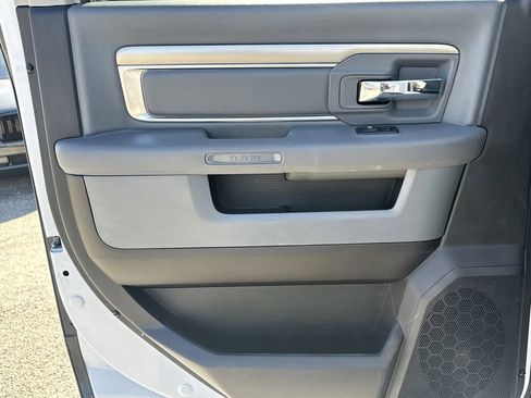 Used 2018 RAM 2500 SLT image 22