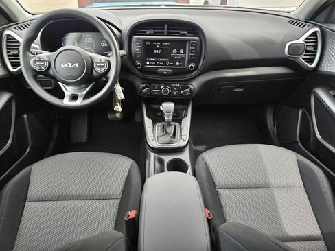 Certified 2025 Kia Soul LX w/ LX Technology Package FWD image 14