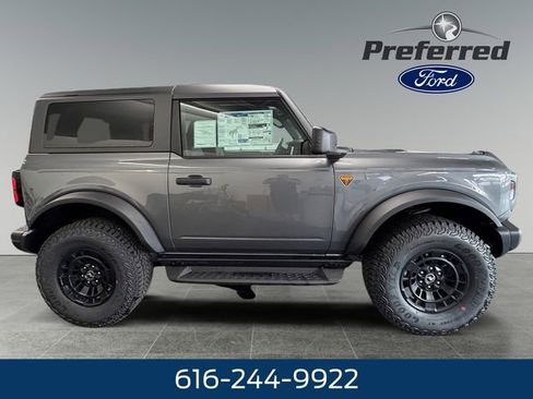 New 2026 Ford Bronco Badlands image 8