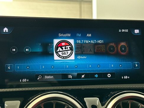 Used 2022 Mercedes-Benz CLA 35 AMG 4MATIC image 23