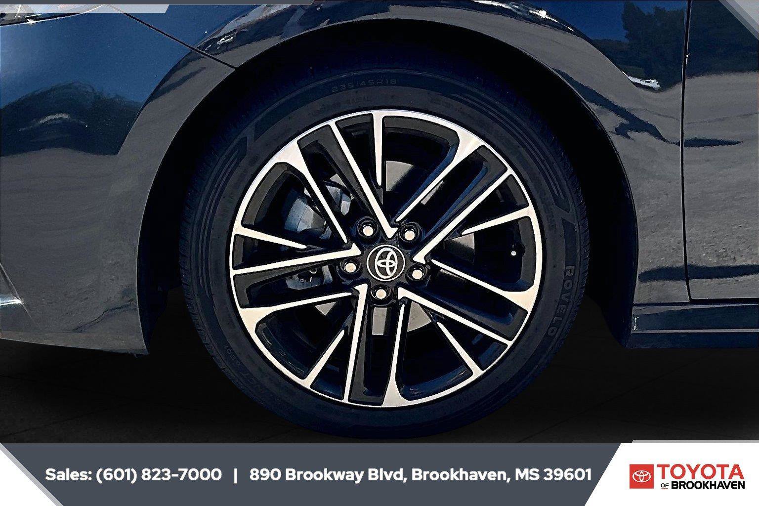 Used 2025 Toyota Camry XLE FWD image 7