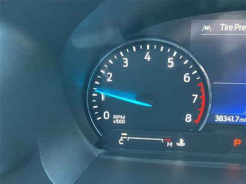 Used 2022 Ford Explorer XLT w/ Equipment Group 202A image 16