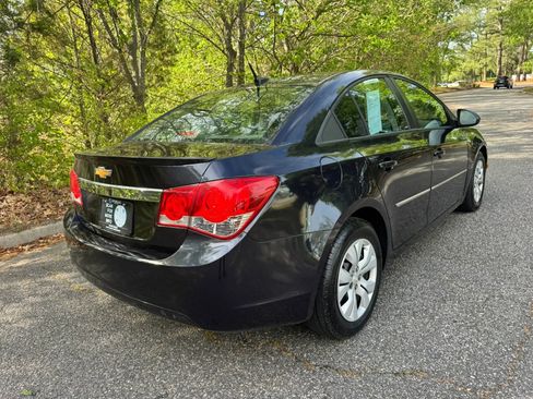 Used 2014 Chevrolet Cruze LS FWD image 3