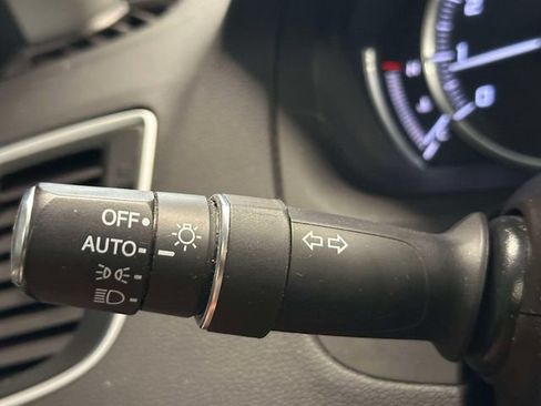 Used 2018 Acura TLX FWD image 32