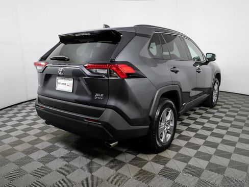 Used 2025 Toyota RAV4 XLE AWD/4WD image 3