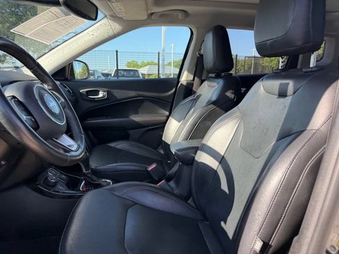 Used 2019 Jeep Compass Limited AWD/4WD image 10