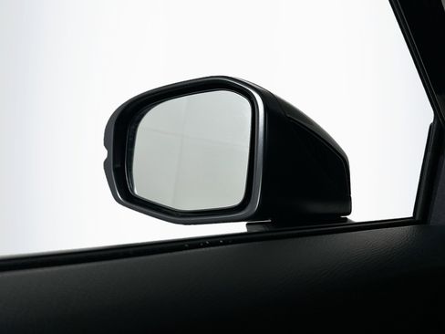 Used 2025 Honda CR-V LX image 16