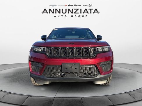 New 2025 Jeep Grand Cherokee Altitude image 8