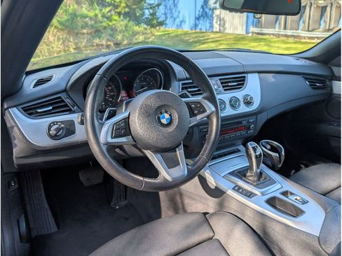 Used 2014 BMW Z4 sDrive28i RWD image 18