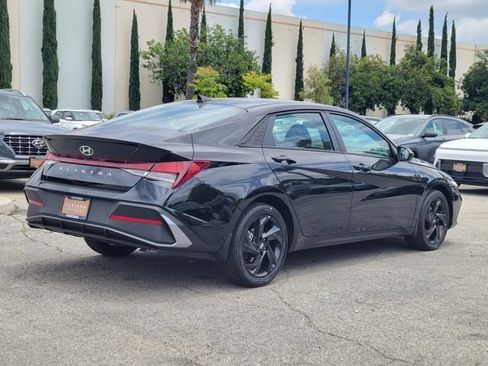 New 2026 Hyundai Elantra Sport FWD image 4